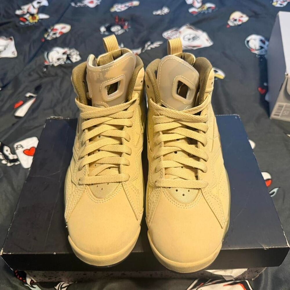 Jordan Women's Tan and Cream Trainers